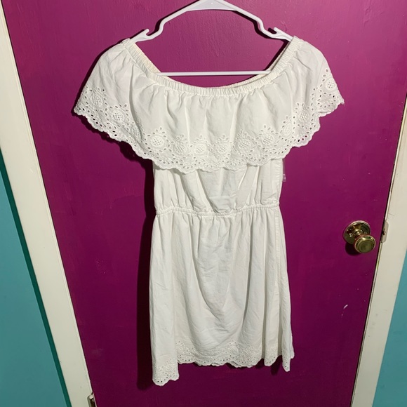 White Flowy Off the Shoulder Summer Dress - Picture 2 of 3